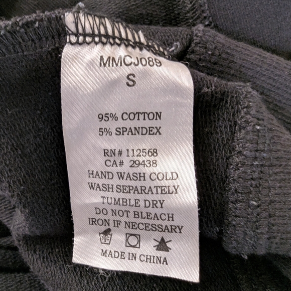 Elegant Black Double-Breasted Women's Coat - Picture 15 of 16